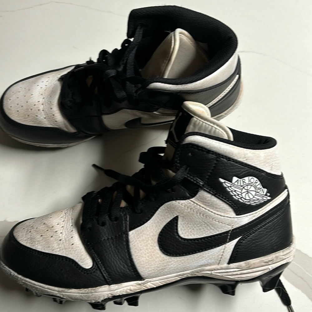 Nike Air Jorden cleats hi top size 9